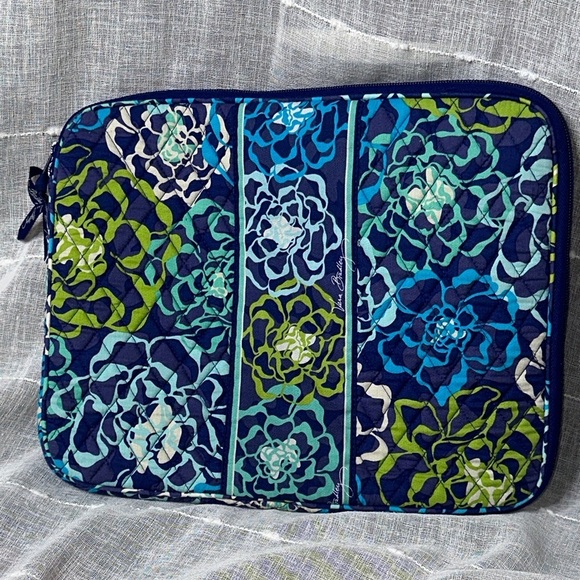 Vera Bradley Handbags - Vera Bradley Katalina Blues Quilted Laptop Travel Case w/Pocket & 3/4 Zip NWOT